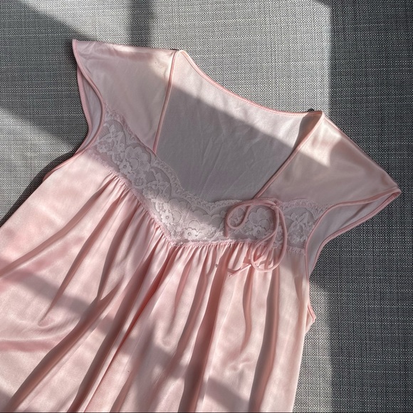 Vintage Lace and Bow Night Dress - Picture 16 of 16